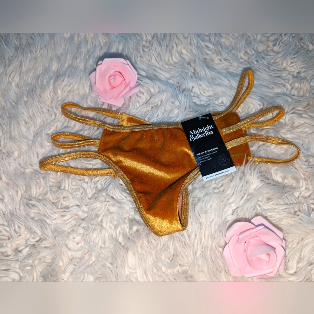 Bow back thong